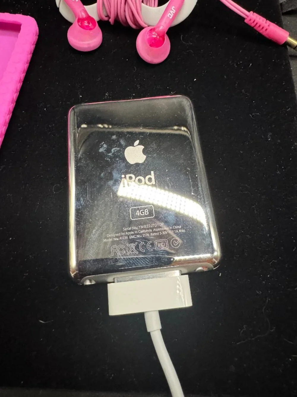 IPod Nano 3rd Generation 4gb (Bundle USB Cable/earbuds/Case) Tested Works - Picture 3 of 7